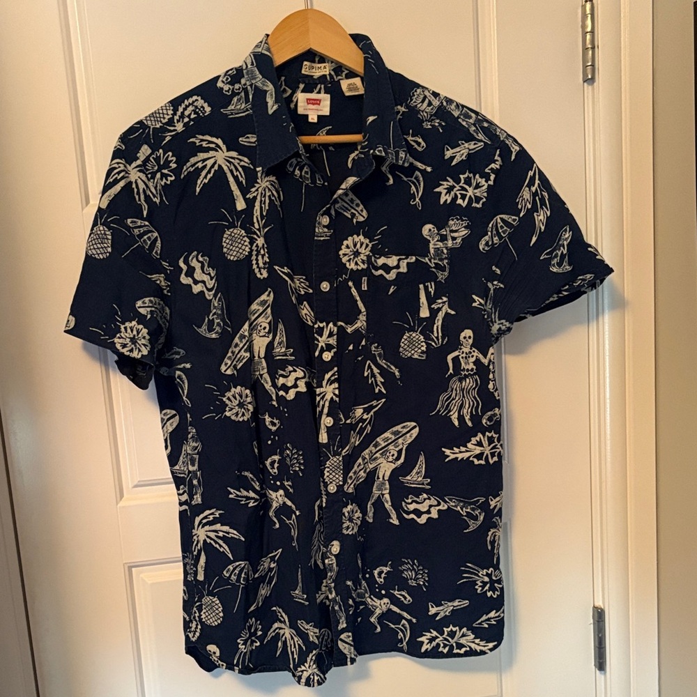 Levi's Men's Dark Blue Tropical Print Shirt